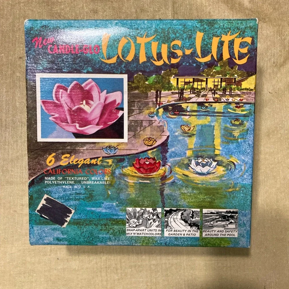 Vintage Candle-Glo Lotus Lite floatable pool decor candle holder Aqua blue